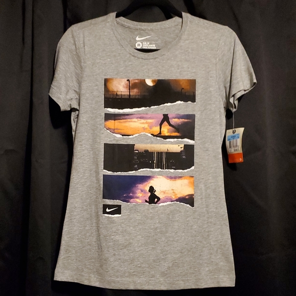 Nike Running Tshirt Athleisure - Picture 1 of 3